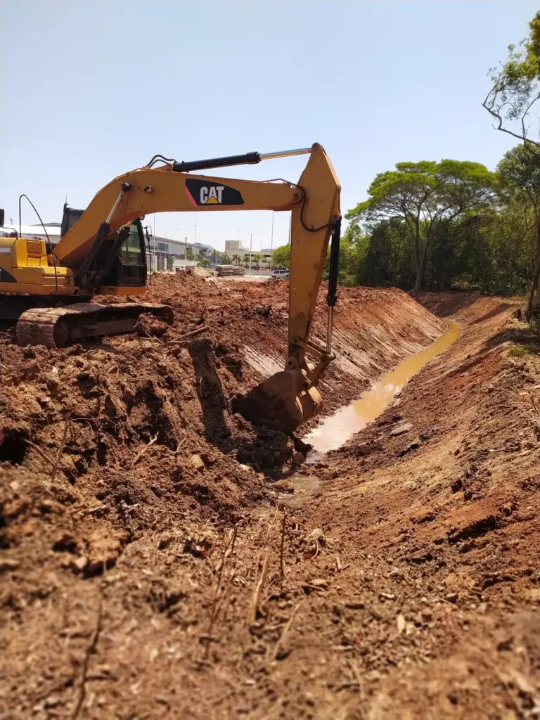 serviço de drenagem pluvial